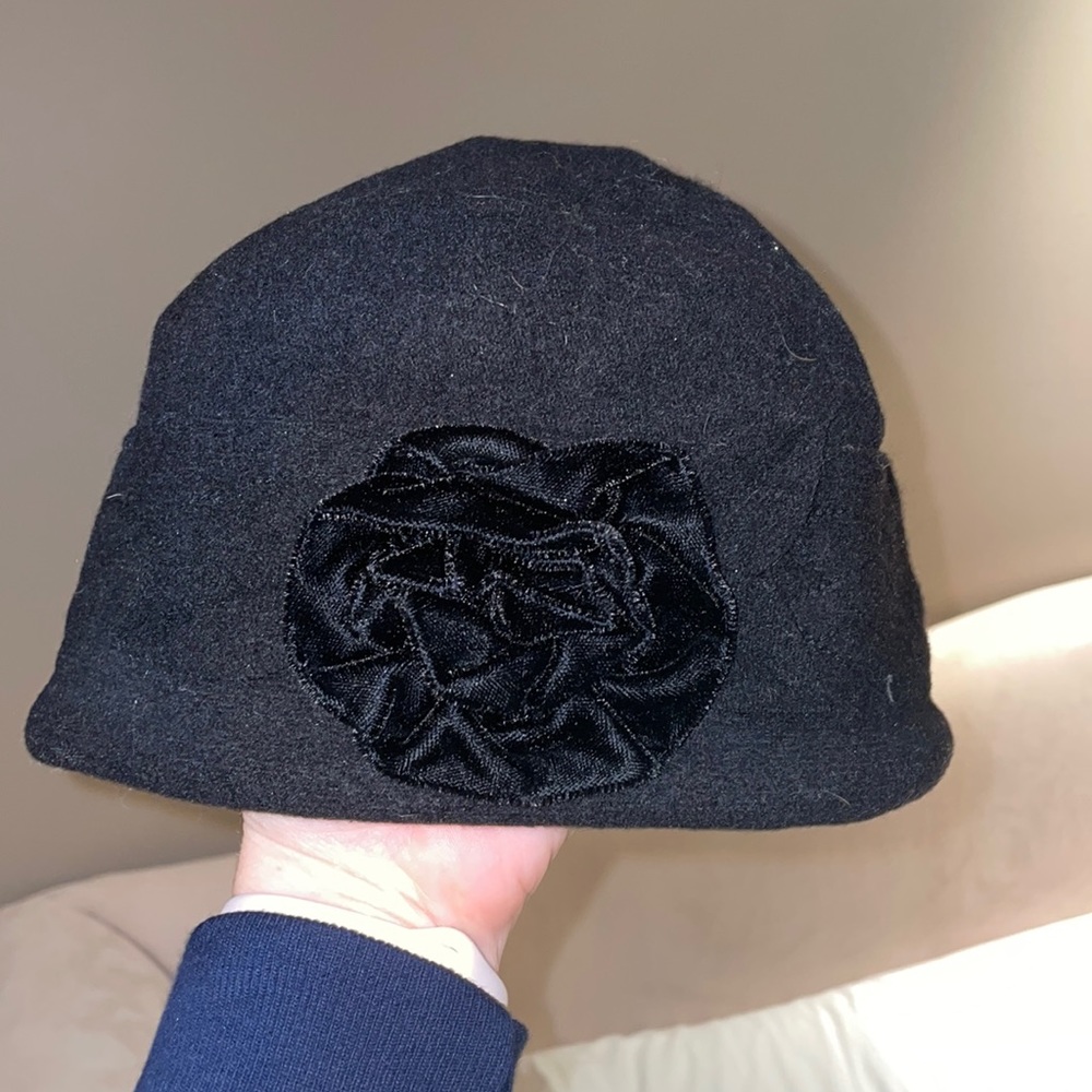Holt Renfrew hat with velvet bow